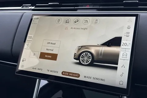 KP24OJH Land Rover Range Rover 3.0 D300 HSE 5dr Thumbnail #42