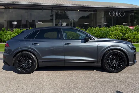  Audi Q8 3.0 TDI V6 Black Edition Tiptronic quattro Euro 6 (s/s) 5dr Thumbnail #4