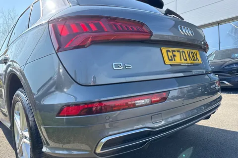 GF70KBX Audi Q5 2.0 TDI 40 S line S Tronic quattro Euro 6 (s/s) 5dr Thumbnail #9