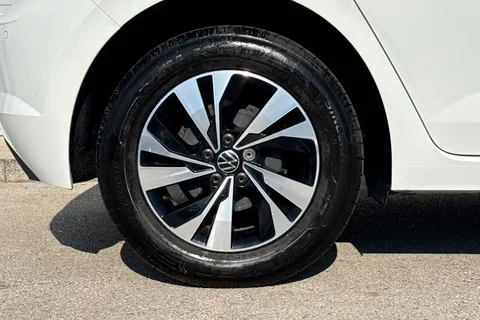 PG21DZX Volkswagen Polo 1.0 TSI Match Euro 6 (s/s) 5dr Thumbnail #11