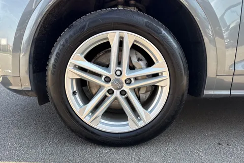 GF70KBX Audi Q5 2.0 TDI 40 S line S Tronic quattro Euro 6 (s/s) 5dr Thumbnail #13