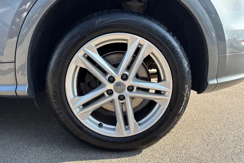 GF70KBX Audi Q5 2.0 TDI 40 S line S Tronic quattro Euro 6 (s/s) 5dr Thumbnail #14