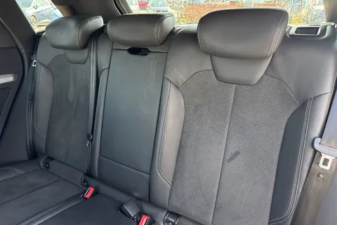 GF70KBX Audi Q5 2.0 TDI 40 S line S Tronic quattro Euro 6 (s/s) 5dr Thumbnail #20