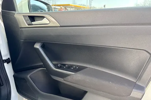 PG21DZX Volkswagen Polo 1.0 TSI Match Euro 6 (s/s) 5dr Thumbnail #22