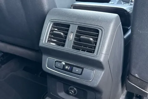 GF70KBX Audi Q5 2.0 TDI 40 S line S Tronic quattro Euro 6 (s/s) 5dr Thumbnail #35