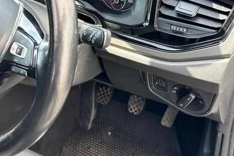 PG21DZX Volkswagen Polo 1.0 TSI Match Euro 6 (s/s) 5dr Thumbnail #42