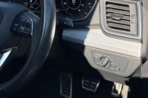 GF70KBX Audi Q5 2.0 TDI 40 S line S Tronic quattro Euro 6 (s/s) 5dr Thumbnail #42