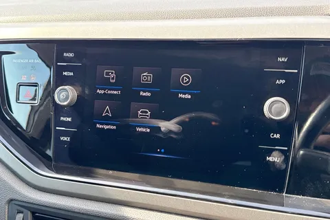 PG21DZX Volkswagen Polo 1.0 TSI Match Euro 6 (s/s) 5dr Thumbnail #46