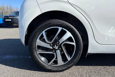 BK15ZTR PEUGEOT 108 1.0 VTi Active Top! 2 Tronic Euro 5 5dr Euro 5 Thumbnail #11