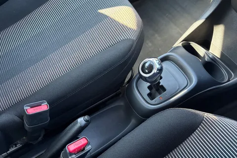 BK15ZTR PEUGEOT 108 1.0 VTi Active Top! 2 Tronic Euro 5 5dr Euro 5 Thumbnail #23