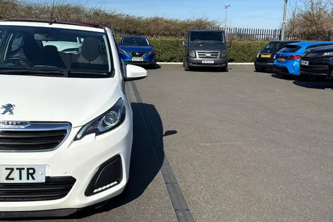 BK15ZTR PEUGEOT 108 1.0 VTi Active Top! 2 Tronic Euro 5 5dr Euro 5 Thumbnail #26