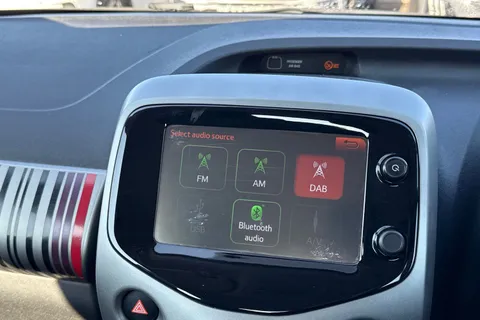 BK15ZTR PEUGEOT 108 1.0 VTi Active Top! 2 Tronic Euro 5 5dr Euro 5 Thumbnail #40