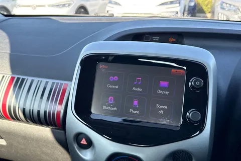 BK15ZTR PEUGEOT 108 1.0 VTi Active Top! 2 Tronic Euro 5 5dr Euro 5 Thumbnail #46