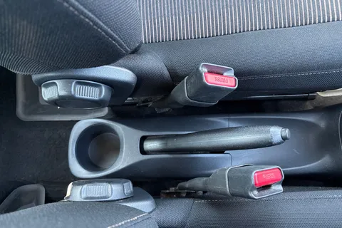 BK15ZTR PEUGEOT 108 1.0 VTi Active Top! 2 Tronic Euro 5 5dr Euro 5 Thumbnail #50