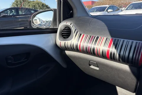 BK15ZTR PEUGEOT 108 1.0 VTi Active Top! 2 Tronic Euro 5 5dr Euro 5 Thumbnail #52