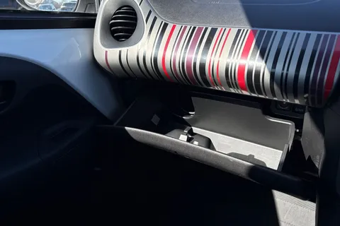 BK15ZTR PEUGEOT 108 1.0 VTi Active Top! 2 Tronic Euro 5 5dr Euro 5 Thumbnail #53