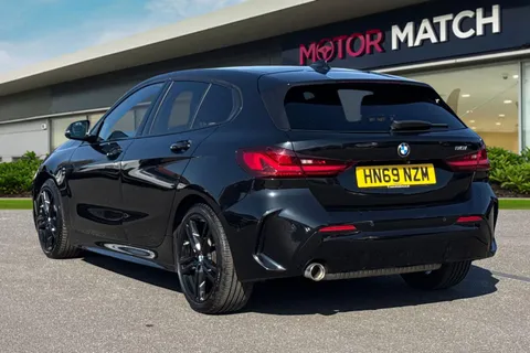 HN69NZM BMW 1 Series 1.5 118i M Sport DCT Euro 6 (s/s) 5dr Thumbnail #3