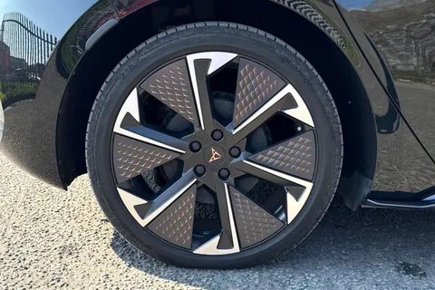 KY25GZK CUPRA Born e-Boost 59kWh V3 Auto 5dr Thumbnail #23