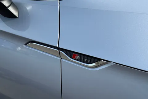 GC19FWM Audi A5 2.0 TDI 40 S line Sportback S Tronic quattro Euro 6 (s/s) 5dr Thumbnail #29