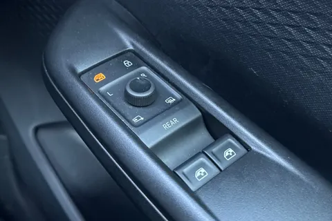 KY25GZK CUPRA Born e-Boost 59kWh V3 Auto 5dr Thumbnail #32