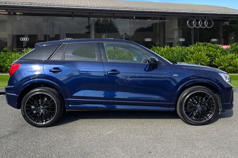 KT25WYW Audi Q2 Black Edition 35 TFSI  150 PS S tronic Thumbnail #4