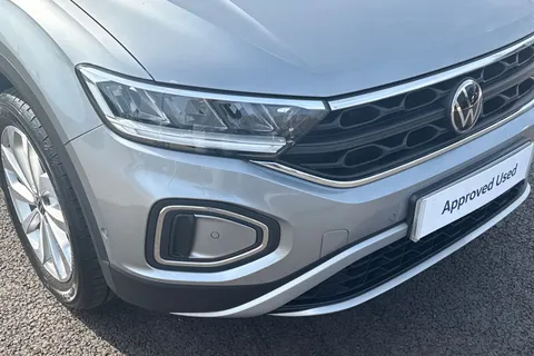 MD23XWB Volkswagen T-Roc 1.0 TSI Life 5dr **17' JOHANNAESBURG ALLOYS** Thumbnail #10