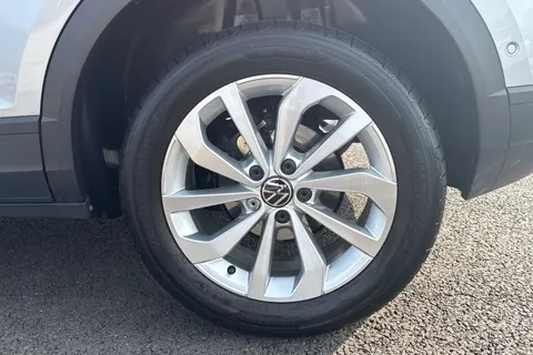 MD23XWB Volkswagen T-Roc 1.0 TSI Life 5dr **17' JOHANNAESBURG ALLOYS** Thumbnail #11