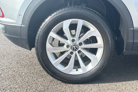 MD23XWB Volkswagen T-Roc 1.0 TSI Life 5dr **17' JOHANNAESBURG ALLOYS** Thumbnail #13