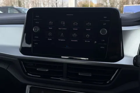 MD23XWB Volkswagen T-Roc 1.0 TSI Life 5dr **17' JOHANNAESBURG ALLOYS** Thumbnail #18