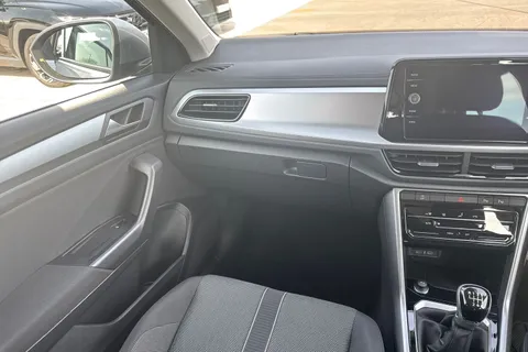 MD23XWB Volkswagen T-Roc 1.0 TSI Life 5dr **17' JOHANNAESBURG ALLOYS** Thumbnail #21