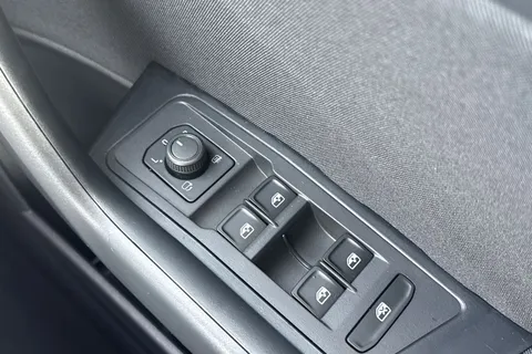 MD23XWB Volkswagen T-Roc 1.0 TSI Life 5dr **17' JOHANNAESBURG ALLOYS** Thumbnail #22