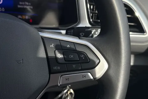 MD23XWB Volkswagen T-Roc 1.0 TSI Life 5dr **17' JOHANNAESBURG ALLOYS** Thumbnail #31