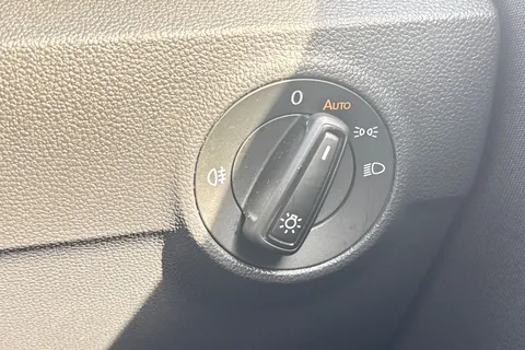 MD23XWB Volkswagen T-Roc 1.0 TSI Life 5dr **17' JOHANNAESBURG ALLOYS** Thumbnail #32