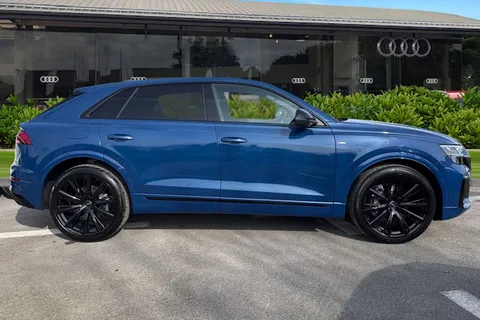  Audi Q8 3.0 TDI V6 Black Edition Tiptronic quattro Euro 6 (s/s) 5dr Thumbnail #4