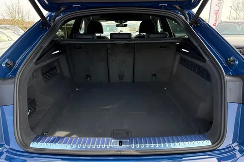  Audi Q8 3.0 TDI V6 Black Edition Tiptronic quattro Euro 6 (s/s) 5dr Thumbnail #7