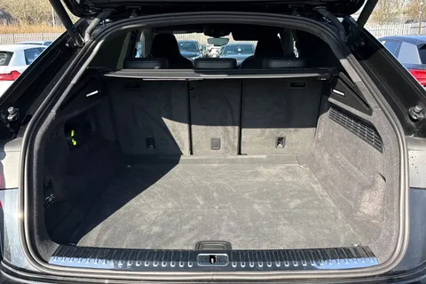 PK74RVR Audi RS Q8 SUV  Launch Edition   600 PS tiptronic Thumbnail #8