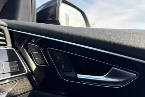  Audi Q8 3.0 TDI V6 Black Edition Tiptronic quattro Euro 6 (s/s) 5dr Thumbnail #21