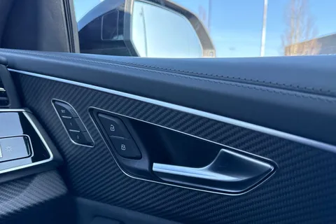 PK74RVR Audi RS Q8 SUV  Launch Edition   600 PS tiptronic Thumbnail #22