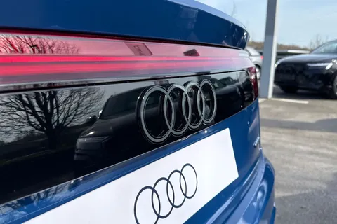  Audi Q8 3.0 TDI V6 Black Edition Tiptronic quattro Euro 6 (s/s) 5dr Thumbnail #38