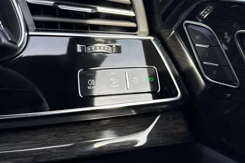  Audi Q8 3.0 TDI V6 Black Edition Tiptronic quattro Euro 6 (s/s) 5dr Thumbnail #47