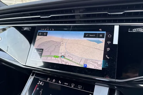  Audi Q8 3.0 TDI V6 Black Edition Tiptronic quattro Euro 6 (s/s) 5dr Thumbnail #56