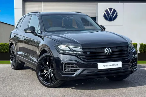 PK22NBA Volkswagen Touareg 3.0 V6 TSI 4Motion Black Edition 5dr Tip Auto **DYNAUDIO, MEMORY SEATS** Thumbnail #2