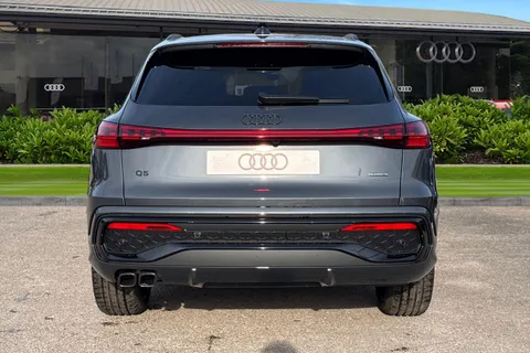  Audi Q5 2.0 TDI Edition 1 S Tronic quattro Euro 6 (s/s) 5dr Thumbnail #5