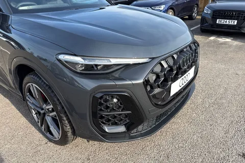  Audi Q5 2.0 TDI Edition 1 S Tronic quattro Euro 6 (s/s) 5dr Thumbnail #9