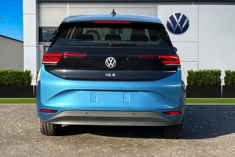  Volkswagen ID.3 Pro 59kWh Essential Auto 5dr Thumbnail #4