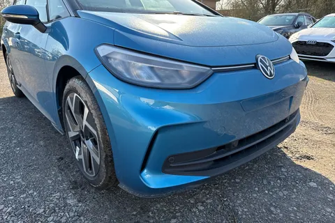  Volkswagen ID.3 Pro 59kWh Essential Auto 5dr Thumbnail #8