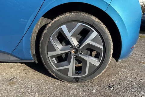  Volkswagen ID.3 Pro 59kWh Essential Auto 5dr Thumbnail #10