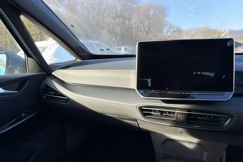  Volkswagen ID.3 Pro 59kWh Essential Auto 5dr Thumbnail #18