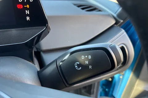  Volkswagen ID.3 Pro 59kWh Essential Auto 5dr Thumbnail #21