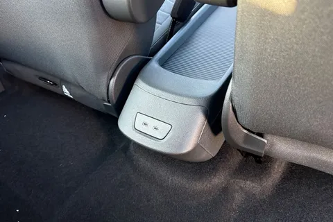  Volkswagen ID.3 Pro 59kWh Essential Auto 5dr Thumbnail #27